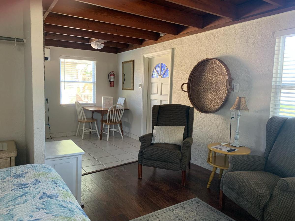 Nature Coast Inn & Cottages Inglis エクステリア 写真