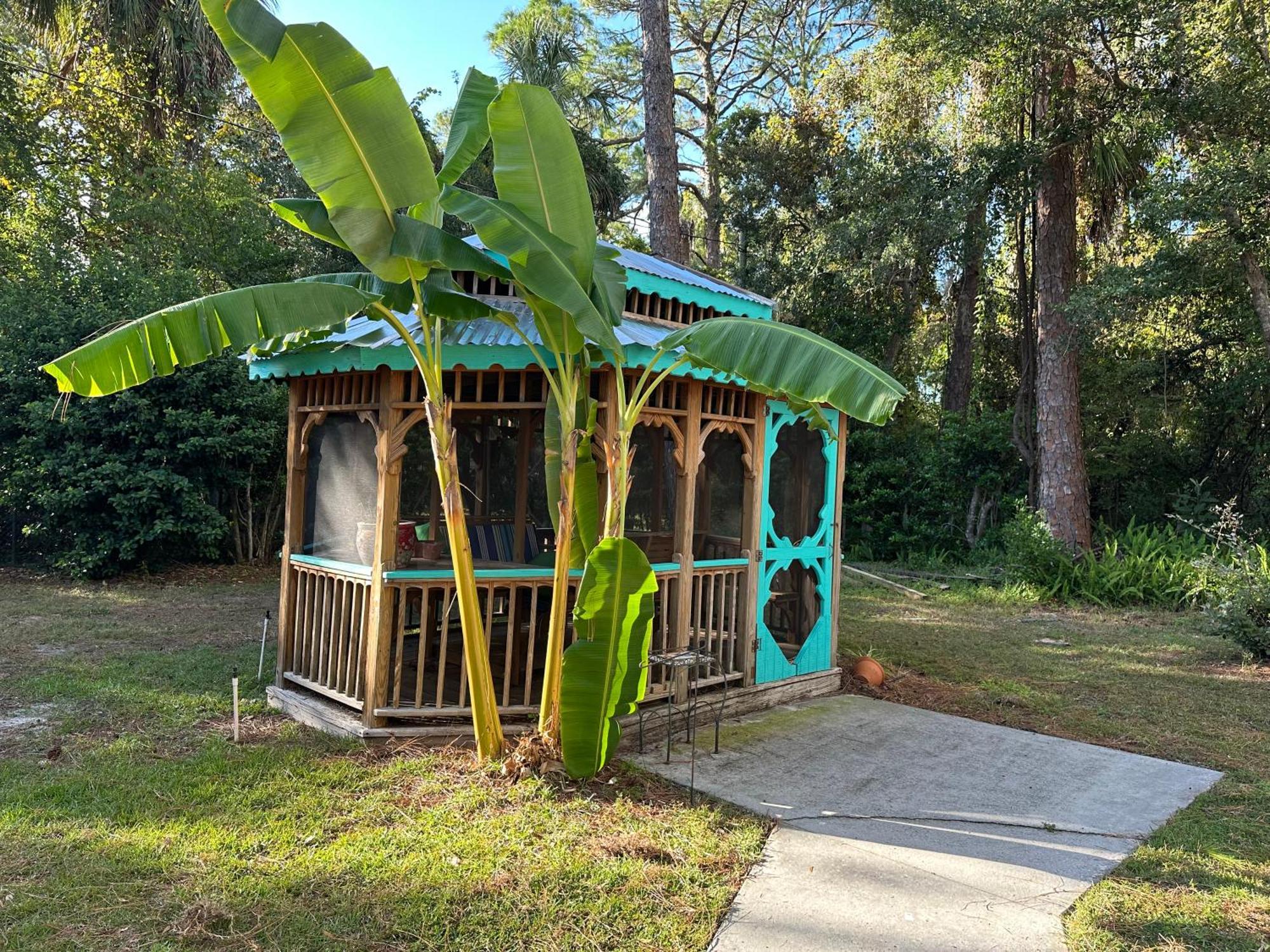 Nature Coast Inn & Cottages Inglis エクステリア 写真