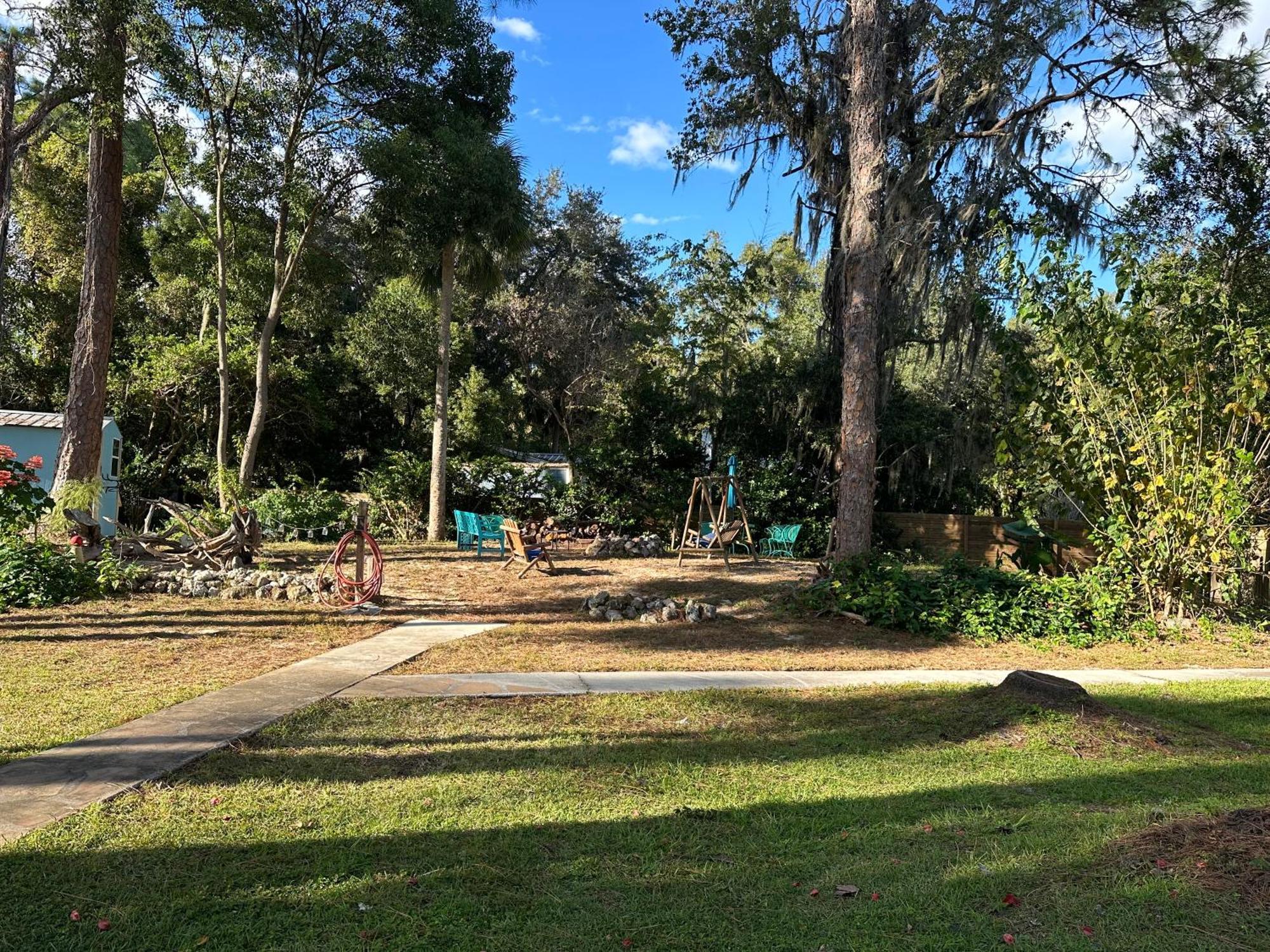 Nature Coast Inn & Cottages Inglis エクステリア 写真
