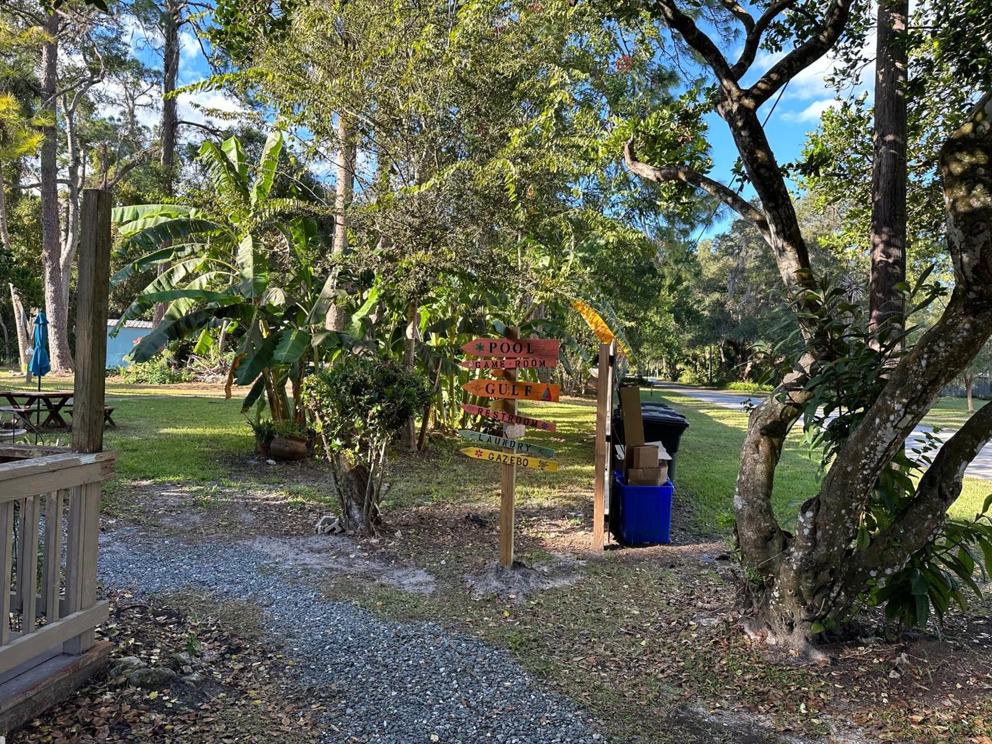 Nature Coast Inn & Cottages Inglis エクステリア 写真