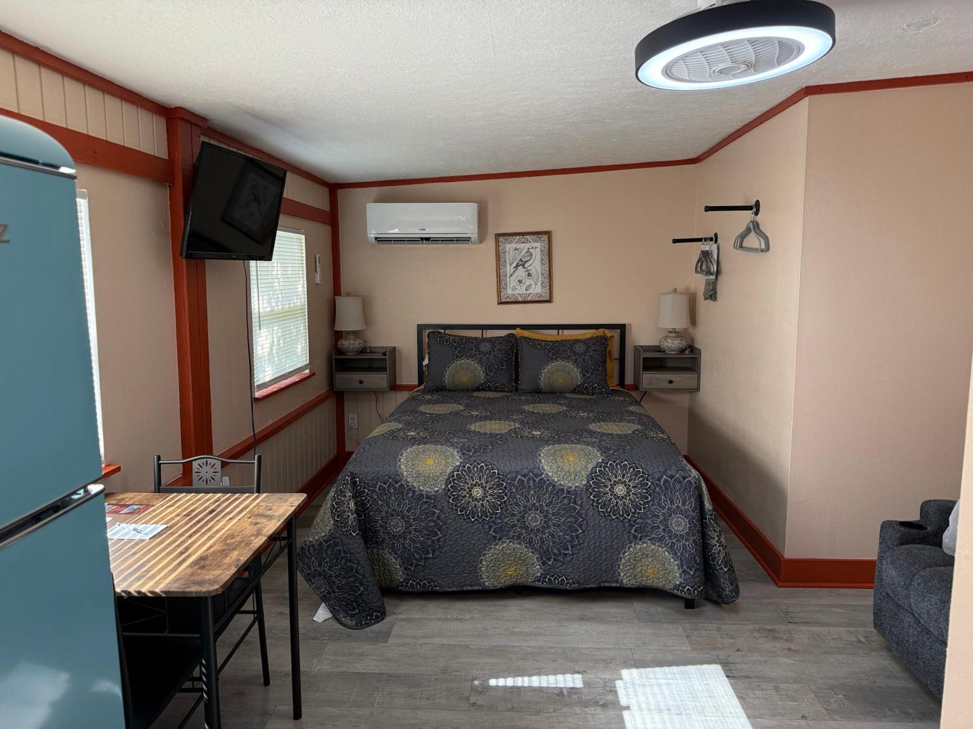 Nature Coast Inn & Cottages Inglis エクステリア 写真